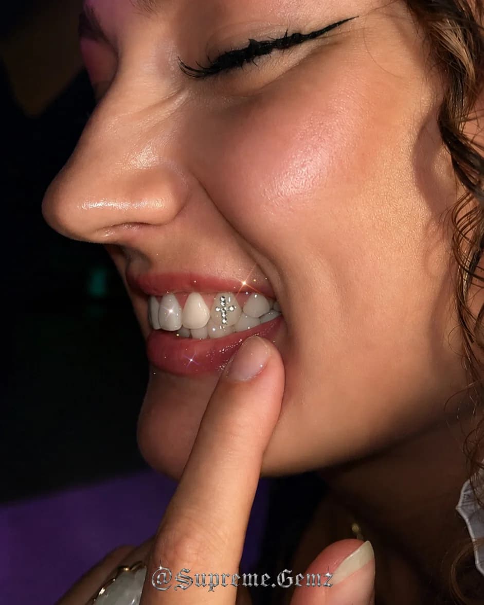 Cross tooth gem design by Supreme.Gemz